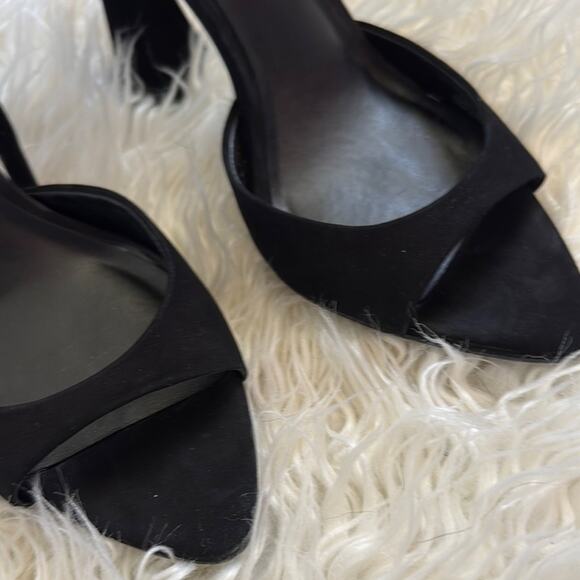 Steve Madden Beki Heel in Black Nubuck - Picture 9 of 11